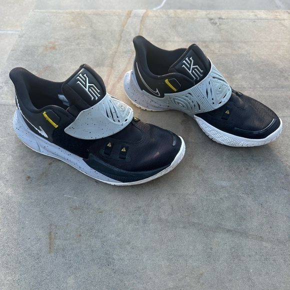 Nike Kyrie Low 3 Team Black Wolf Gray Size 10 - Picture 1 of 8
